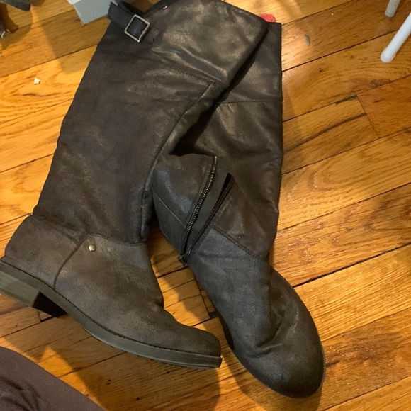 Grey Quipid boots - Picture 1 of 1